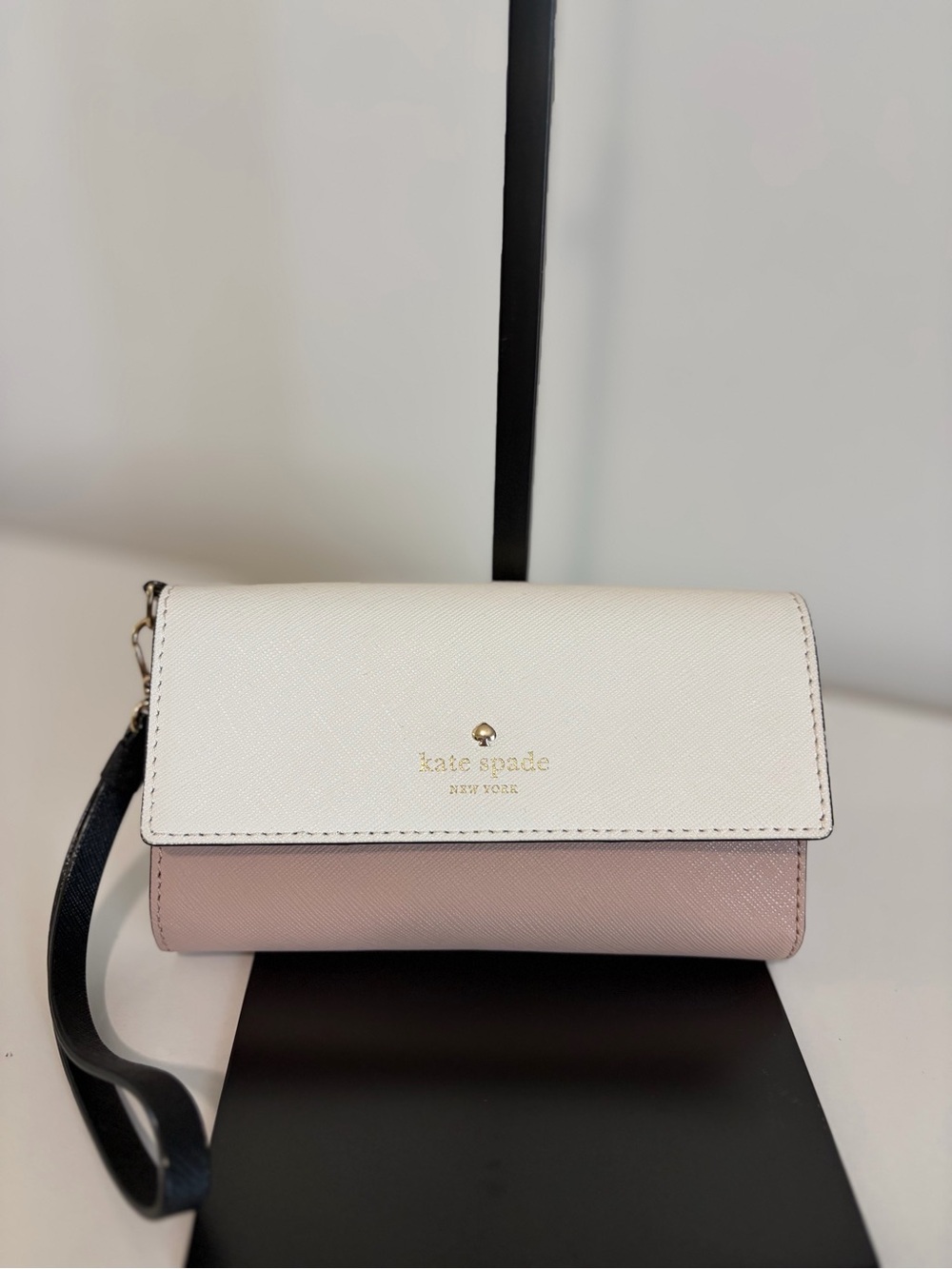 Kate Spade Baru 1978 White and Blush Two-Tone Wristlet